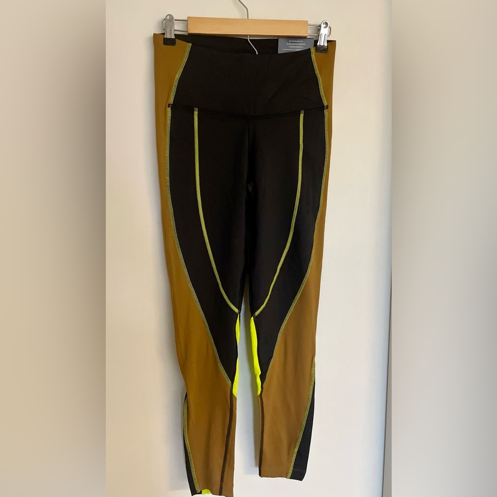 New with Tags (NWT) Reebok Lux High Rise Leggings Medium